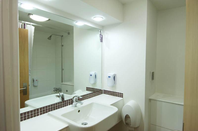 Premier Inn Bristol City Centre King Street ภายนอก รูปภาพ