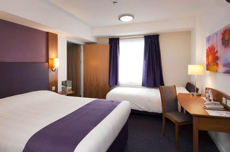 Premier Inn Bristol City Centre King Street ภายนอก รูปภาพ